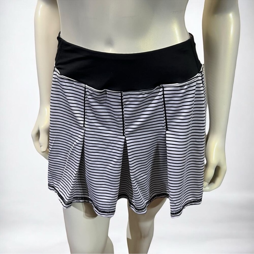 Black and White Striped Tennis/Golf Skort - size S